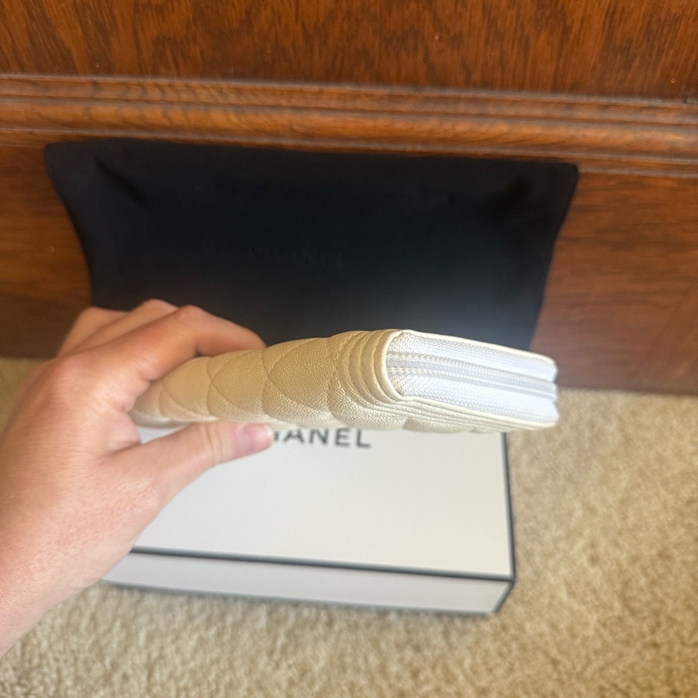 Chanel Boy Zip Long Wallet in Ivory with Gold Hardware - Picture 5 of 10